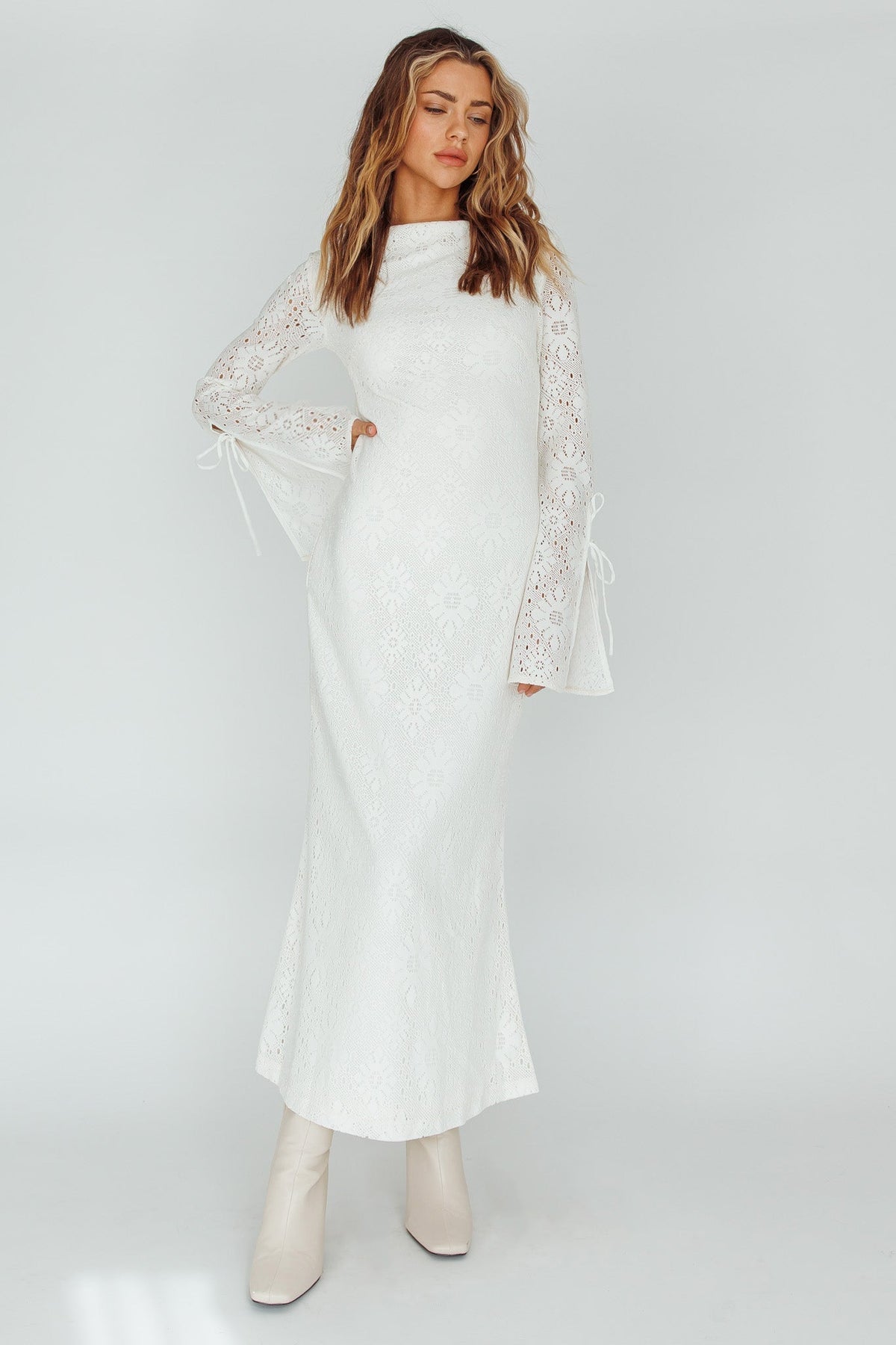 Kalia Long Sleeve Lace Midi Dress Cream